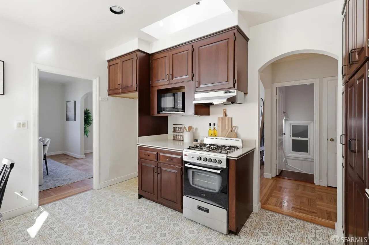 2050 16th Ave San Francisco CA 94116 9